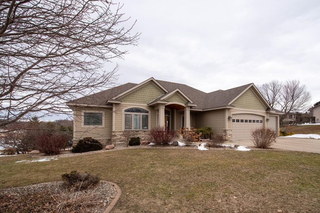 Photo of 610 E Rolling Hills Drive, Le Center, MN 56057 (MLS # 7009601)