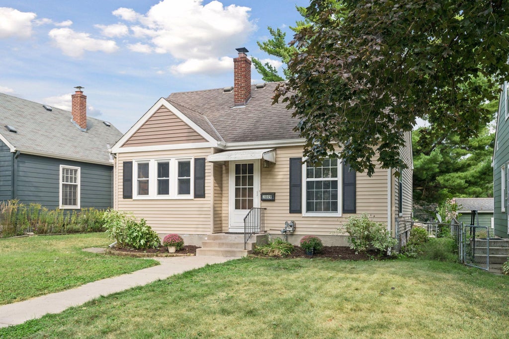 Photo of 3049 Edgewood AVE S, Saint Louis Park, MN 55426 (MLS # 7166196)