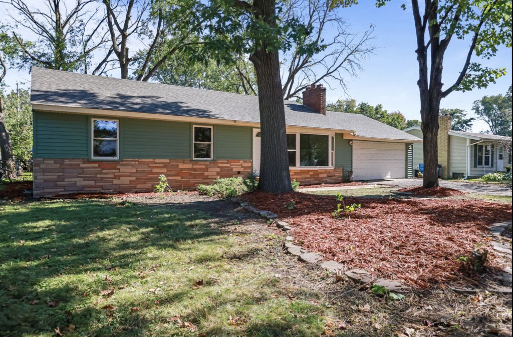 Photo of 3706 White Bear Avenue N, White Bear Lake, MN 55110 (MLS # 7021010)