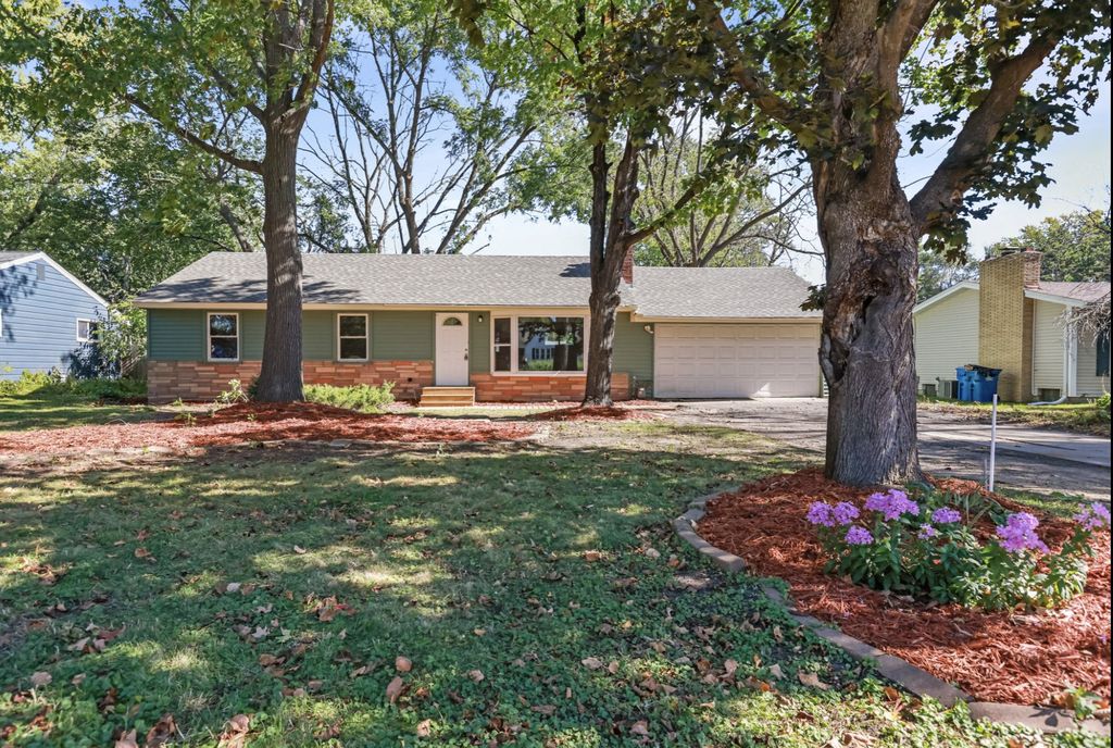 Photo of 3706 White Bear Avenue N, White Bear Lake, MN 55110 (MLS # 7021010)