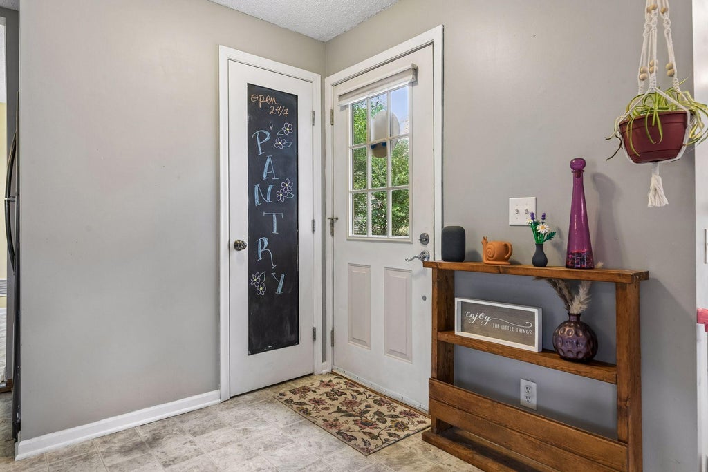 Photo of 670 Goodwin Avenue N, Oakdale, MN 55128 (MLS # 7156433)