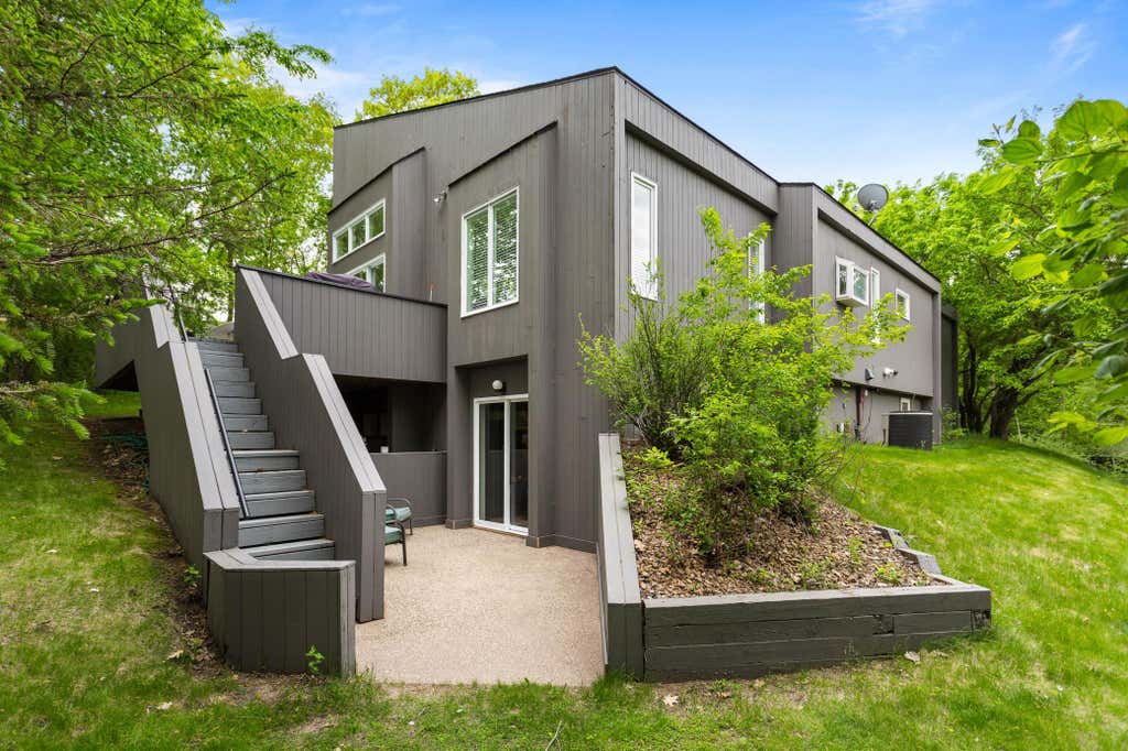 Photo of 2925 Minnehaha Curve, Minnetonka, MN 55391 (MLS # 7134893)