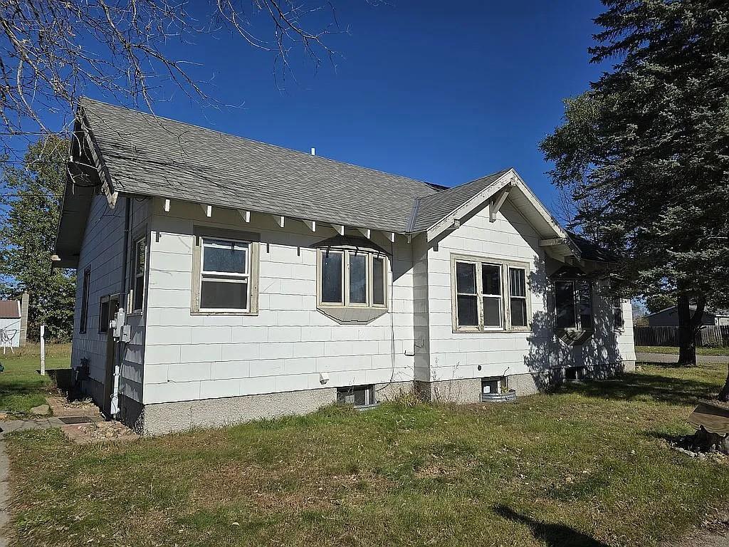 227 3rd Street SW