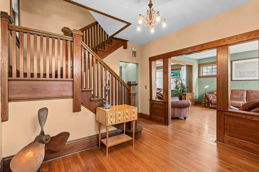 Photo of 1601 Hubbard Avenue, Saint Paul, MN 55104 (MLS # 7103839)