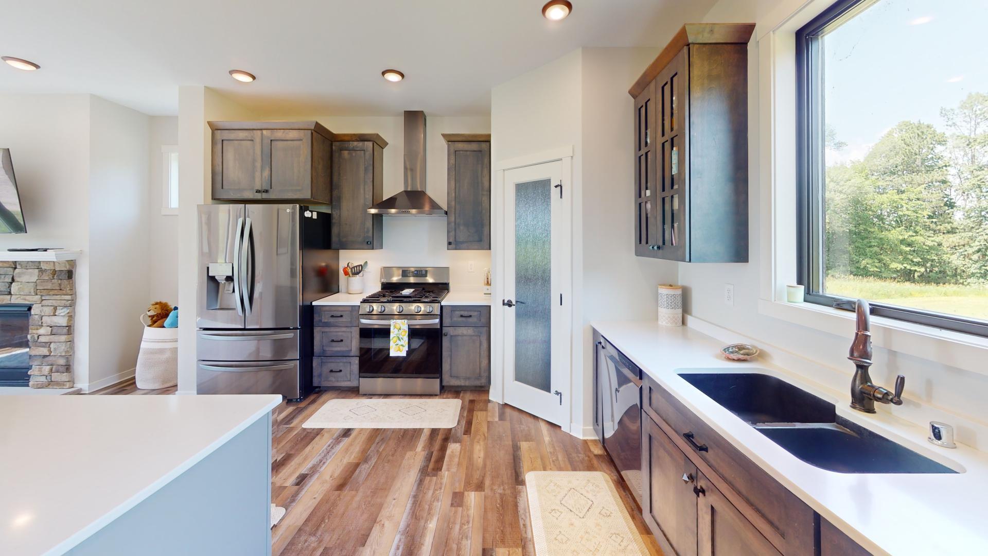 16580 Pleasant Valley Road