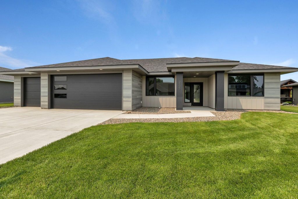 Photo of 2127 Tamarack Drive, Saint Cloud, MN 56301 (MLS # 7037709)