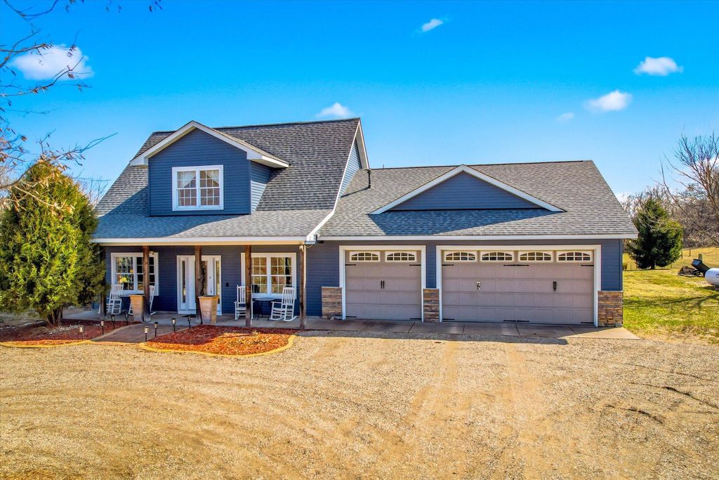 Photo of 46461 Tucker Street NE, Cambridge, MN 55008 (MLS # 6807167)