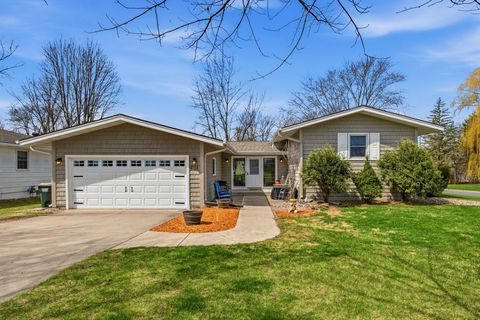Photo of 404 Larson Street SW, Hutchinson, MN 55350 (MLS # 7052898)