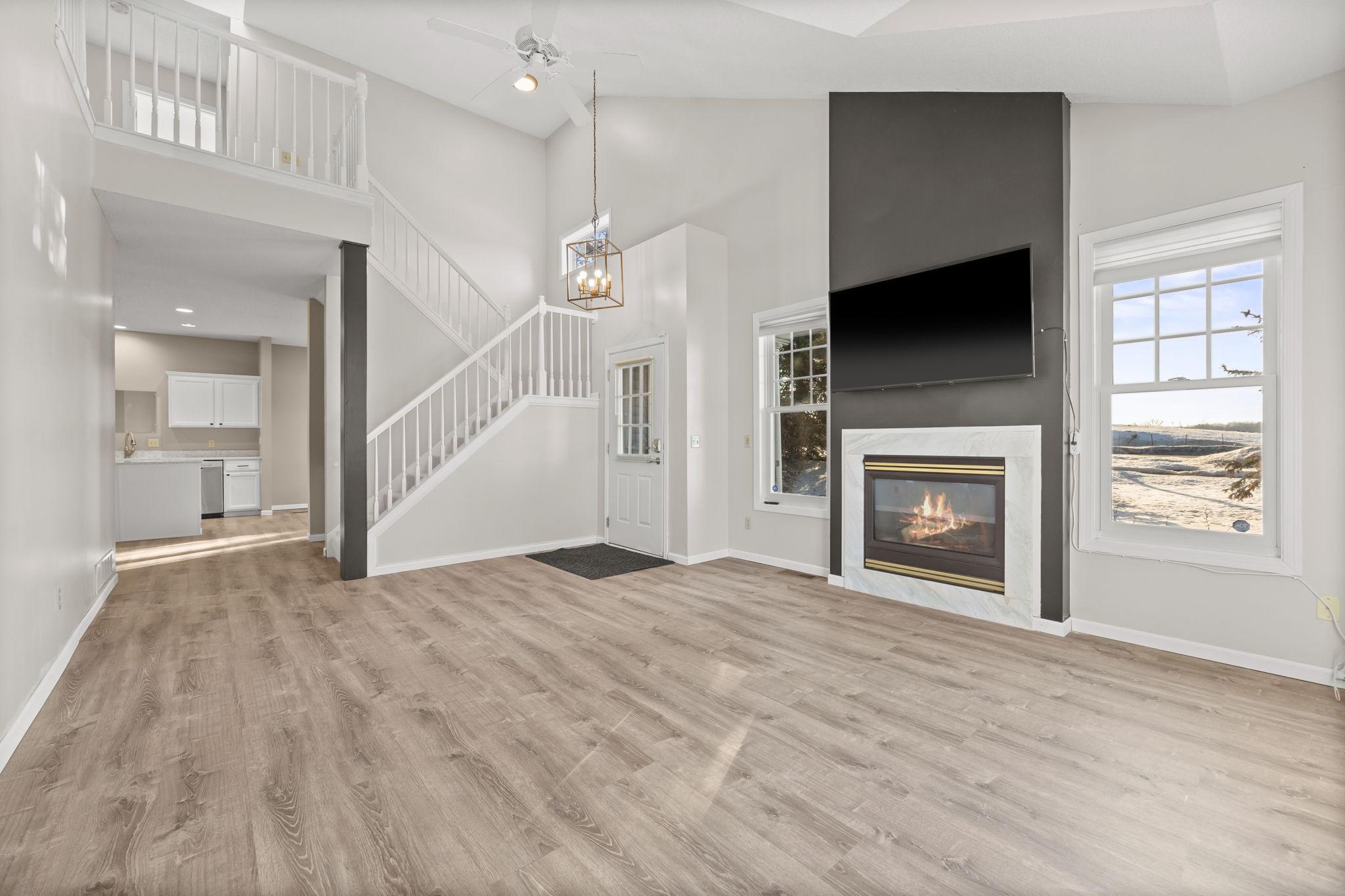 401 Hickory Lane N