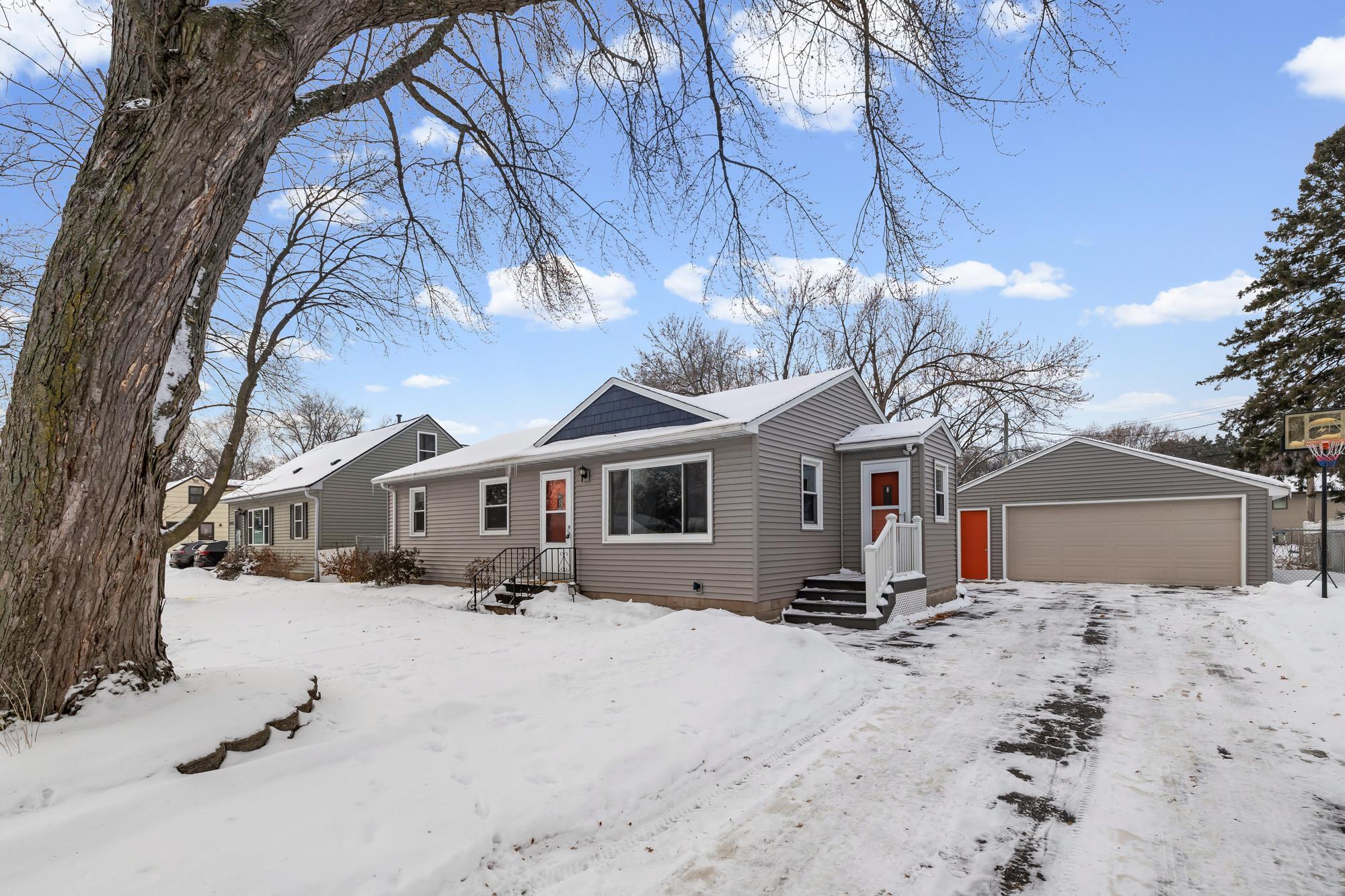 5607 Fairview Avenue N