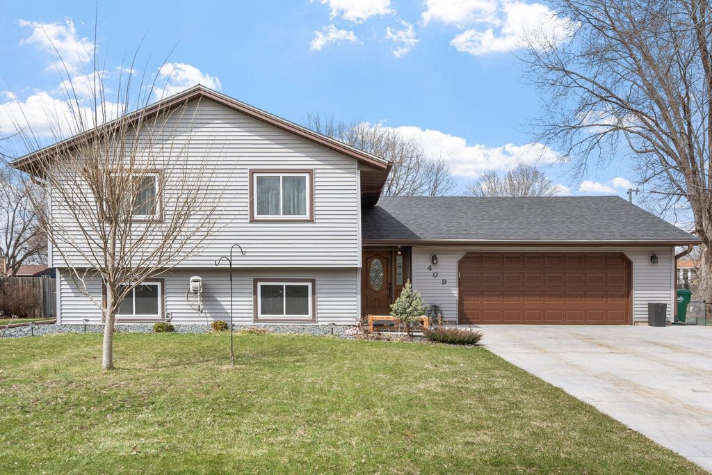 Photo of 409 83rd Avenue NE, Spring Lake Park, MN 55432 (MLS # 7046067)
