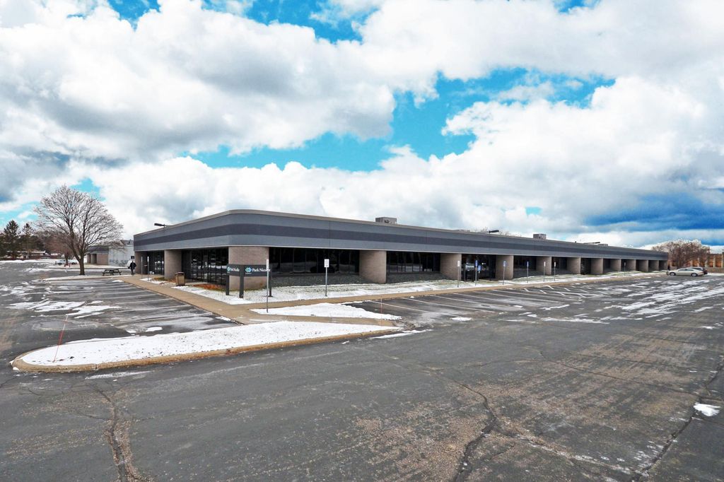 Photo of 800 5th Street S, Hopkins, MN 55343 (MLS # 6815047)