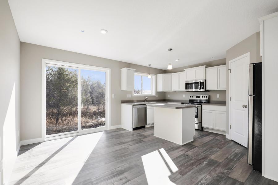 2110 Goldenray Drive NE