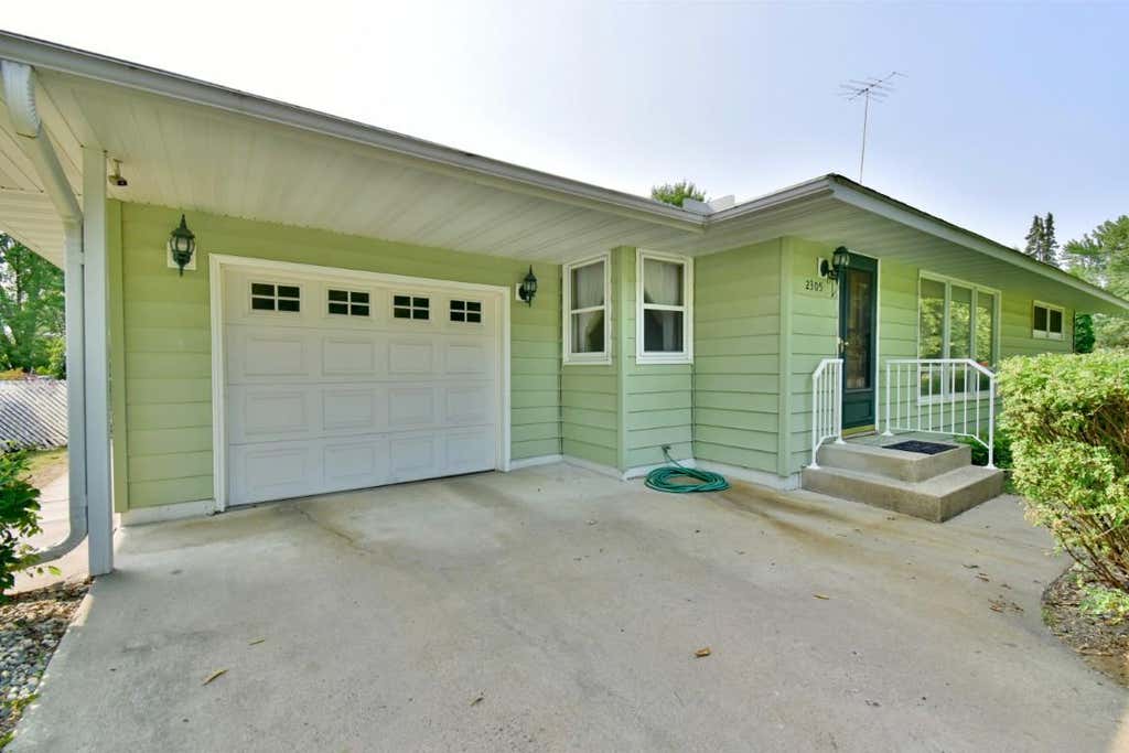 Photo of 2305 10th Avenue S, Saint Cloud, MN 56301 (MLS # 7122772)