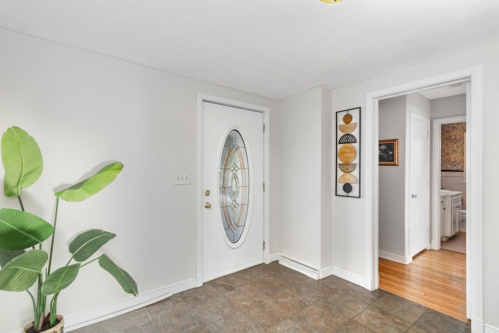 Photo of 3 Kennard Court, Saint Paul, MN 55106 (MLS # 6816881)