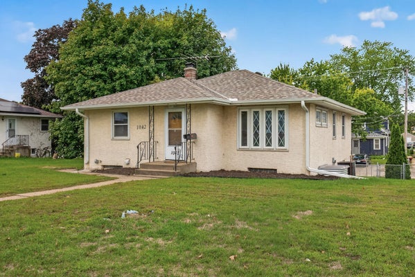1042 6TH AVE S, SOUTH SAINT PAUL, MN 55075 - Image af7e28cb3826e8d90a1da237d0f7fa01/3415282174