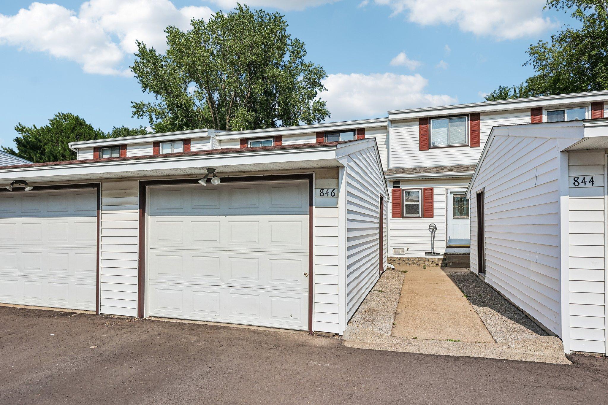 846 Woodgate Drive 213