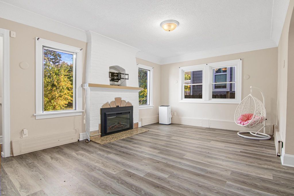 Photo of 3555 Dupont Avenue N, Minneapolis, MN 55412 (MLS # 6823338)