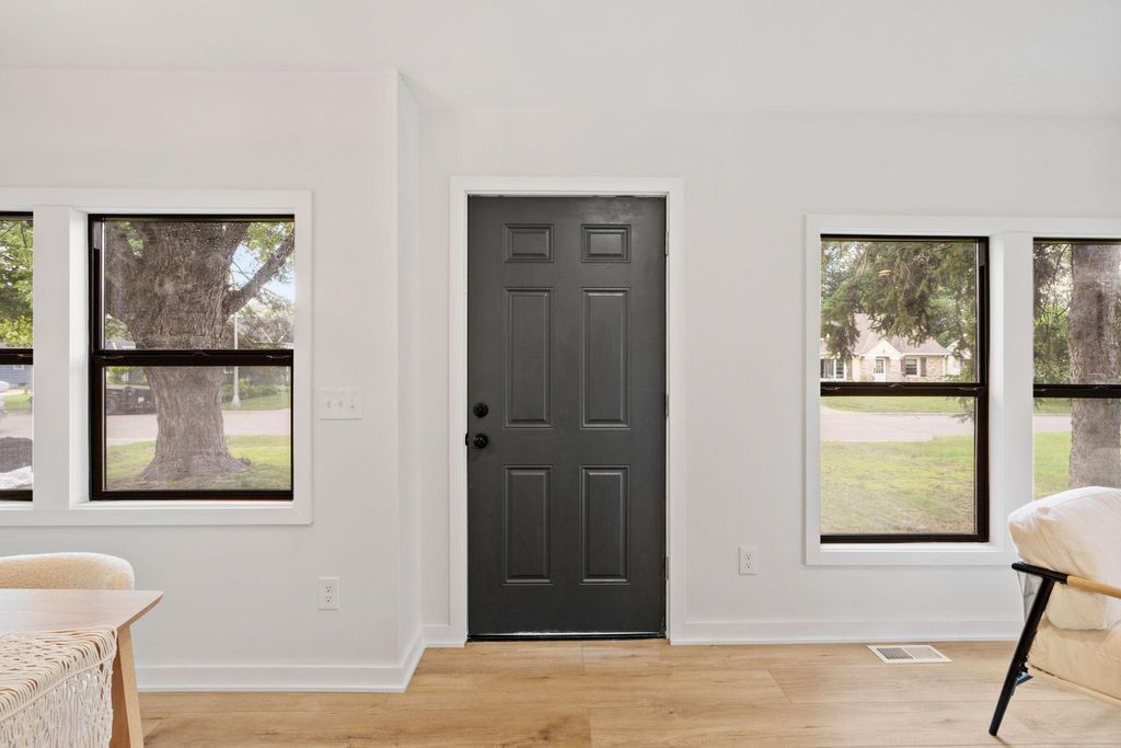 Photo of 7315 Oakland Avenue, Richfield, MN 55423 (MLS # 7104109)