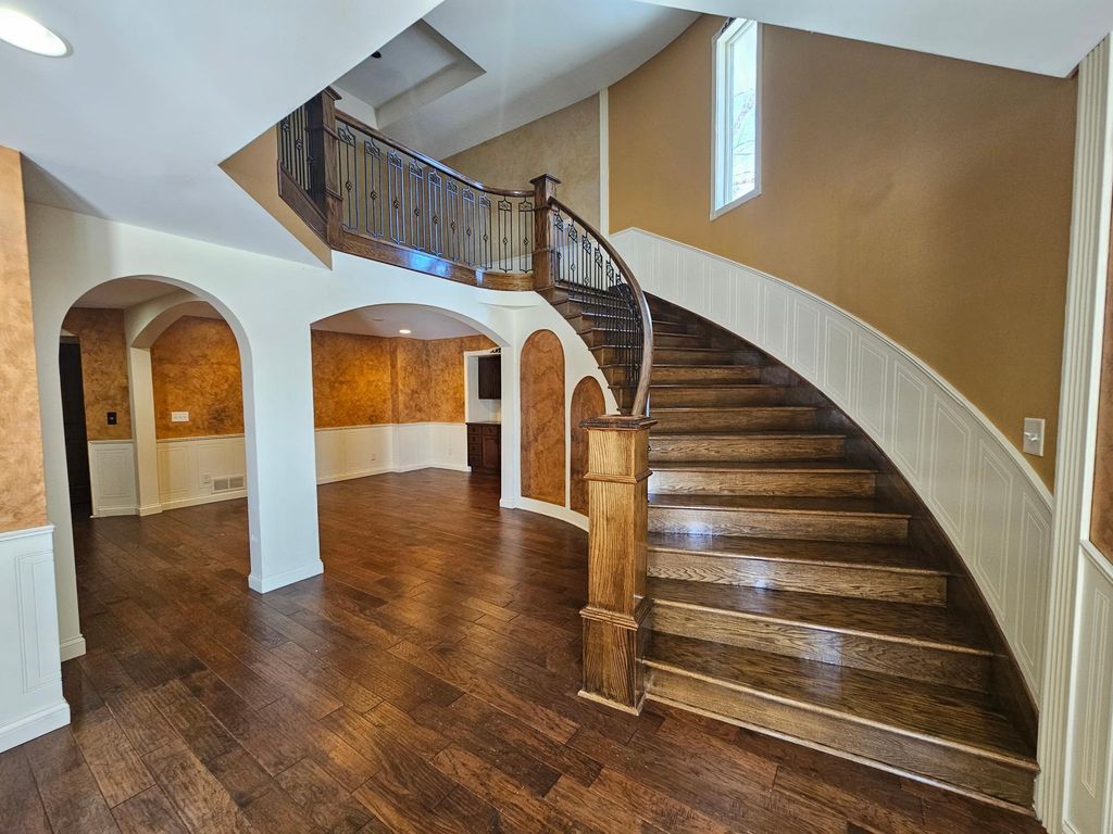 Photo of 1209 Lewis Avenue SW, Hutchinson, MN 55350 (MLS # 7039688)