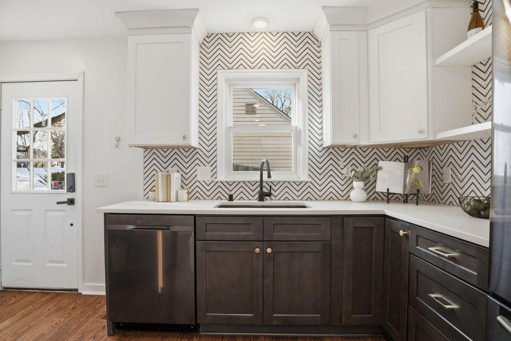 Photo of 2914 Virginia Avenue S, Saint Louis Park, MN 55426 (MLS # 7012776)