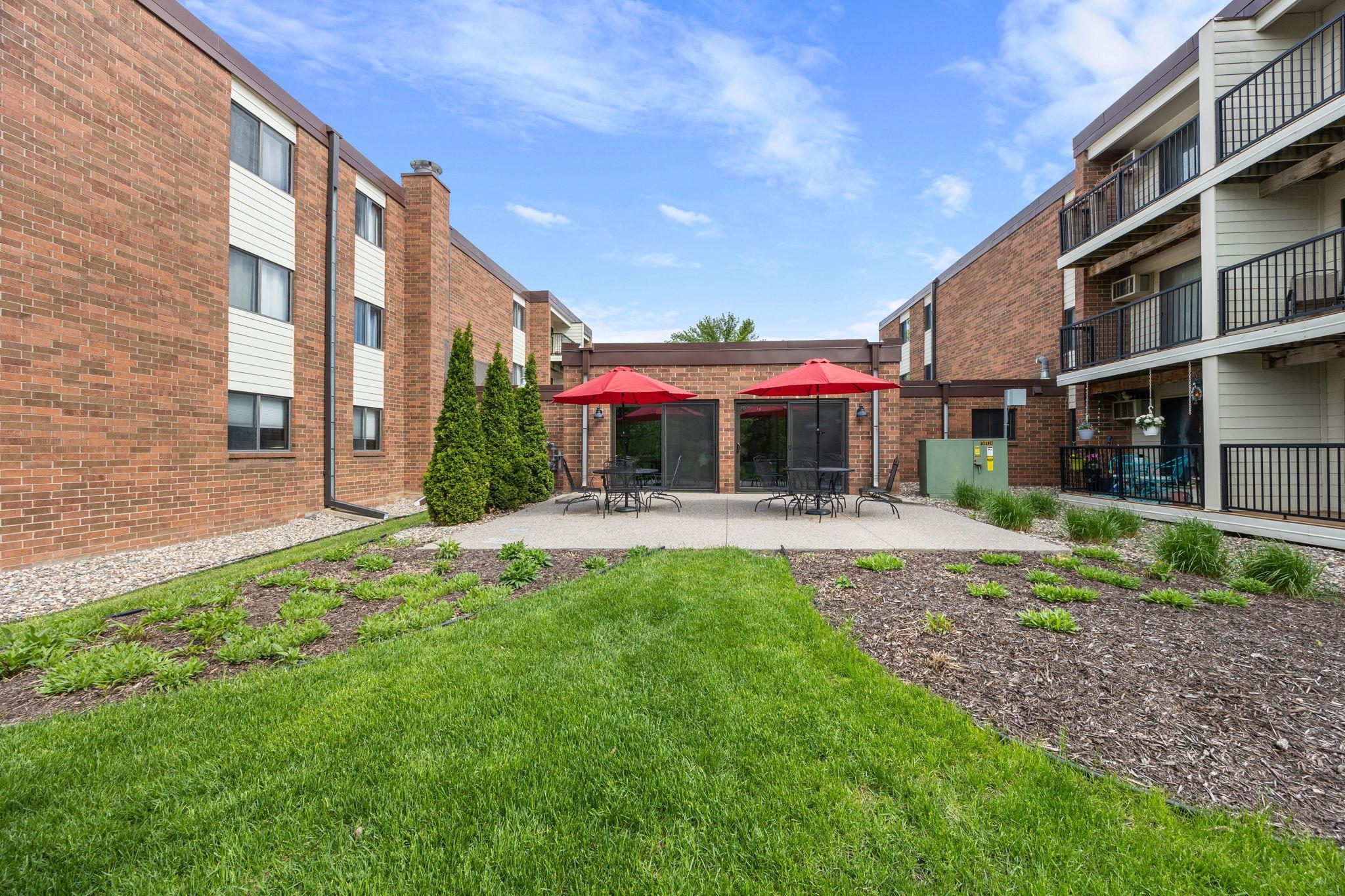 4 Pine Tree Drive 212