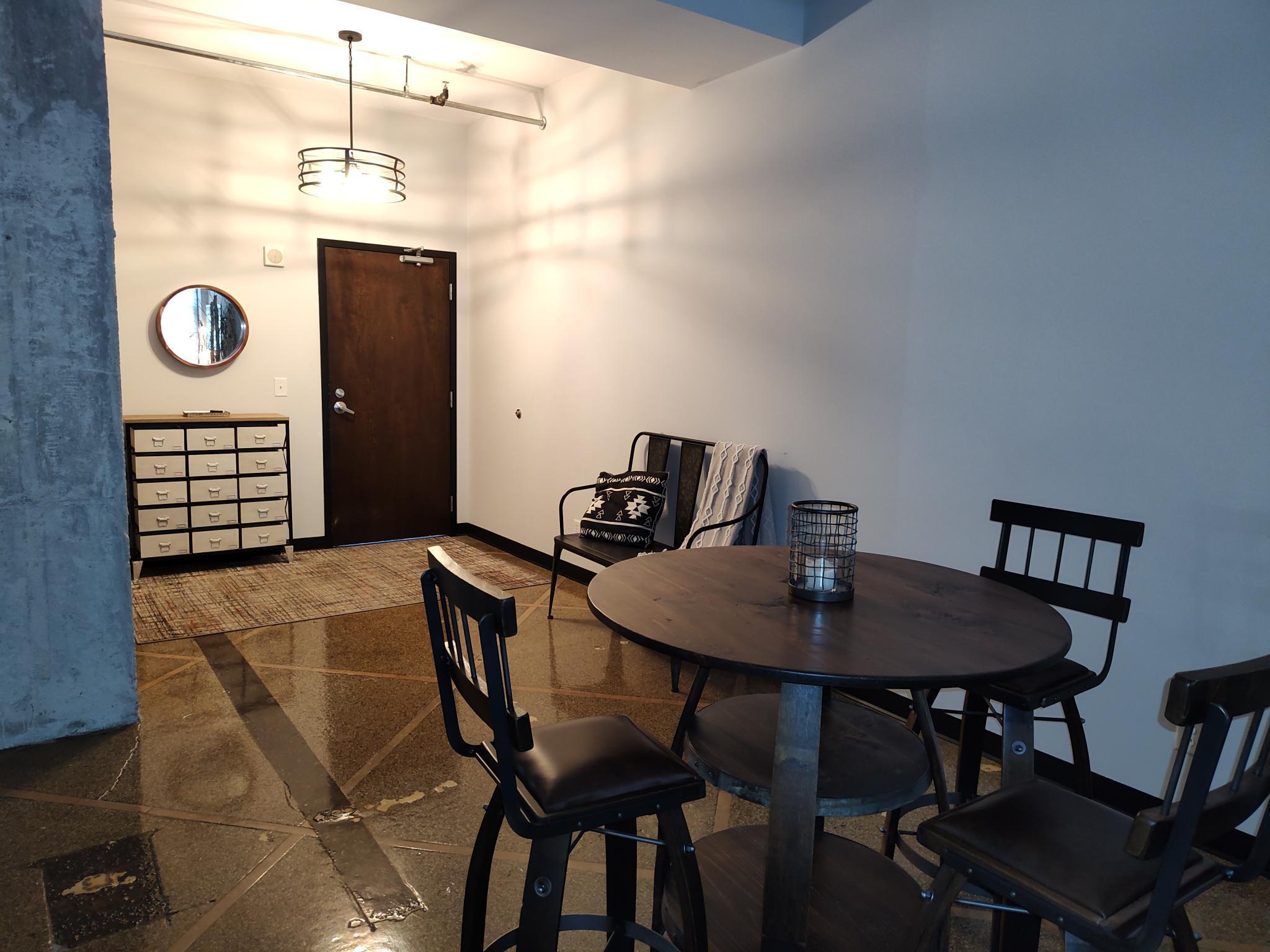 350 Saint Peter Street 407