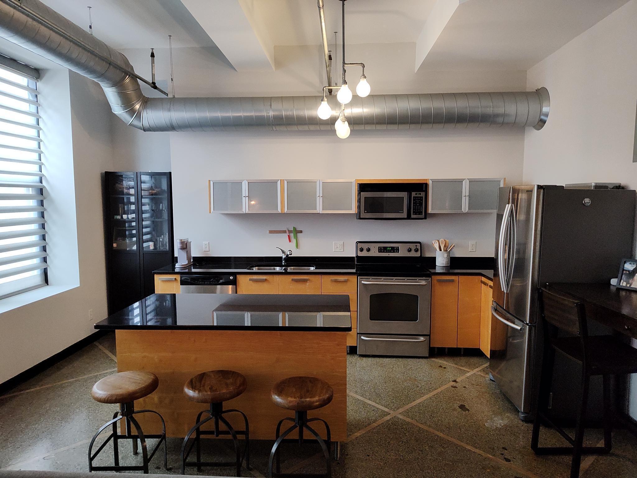 350 Saint Peter Street 407