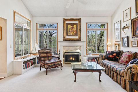 2499 Lockwood Drive 61 Mendota Heights MN 55120