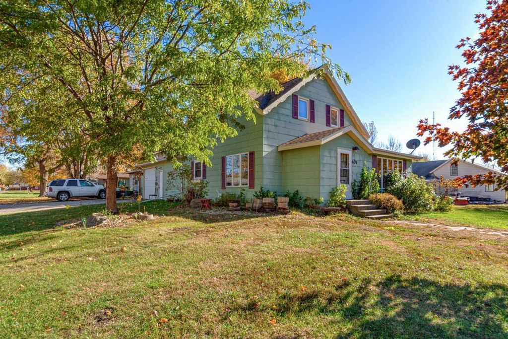 Photo of 401 S Griffin Street, Lakefield, MN 56150 (MLS # 6813951)