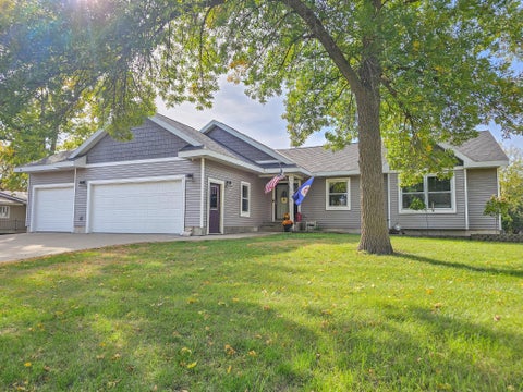 Photo of 310 N Lincoln Street, Redwood Falls, MN 56283 (MLS # 7158516)