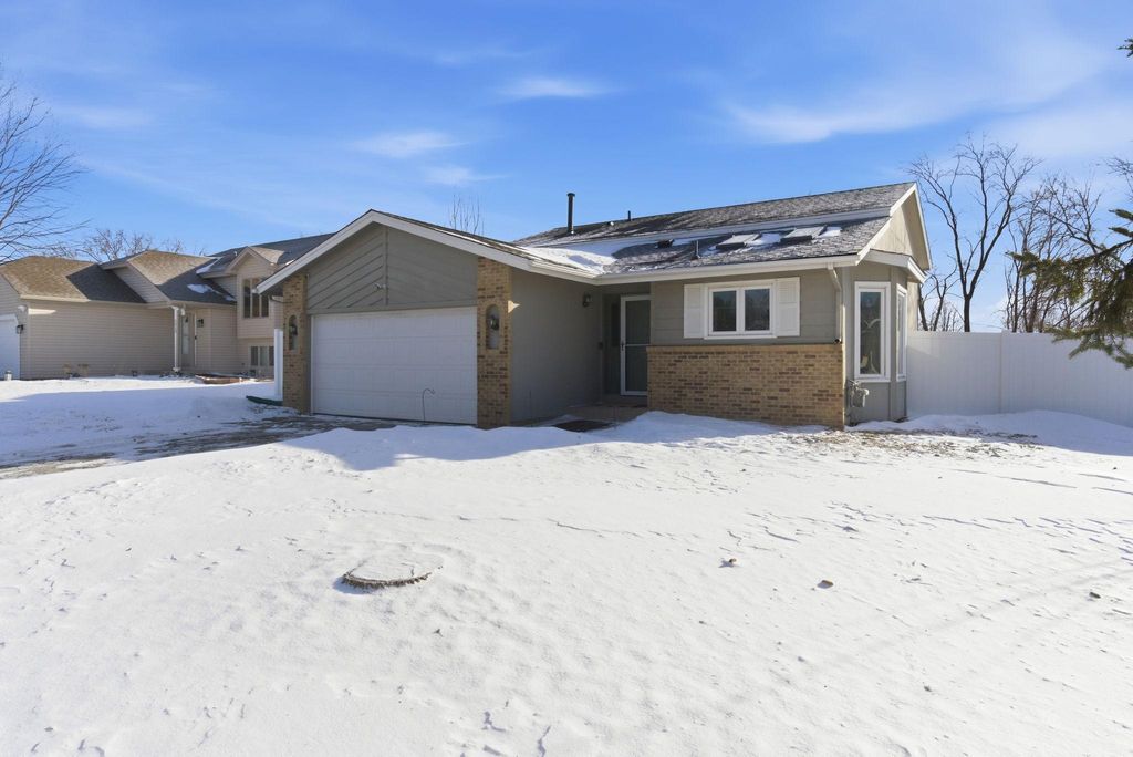 Photo of 2517 Crestmount Lane, Burnsville, MN 55306 (MLS # 7006429)