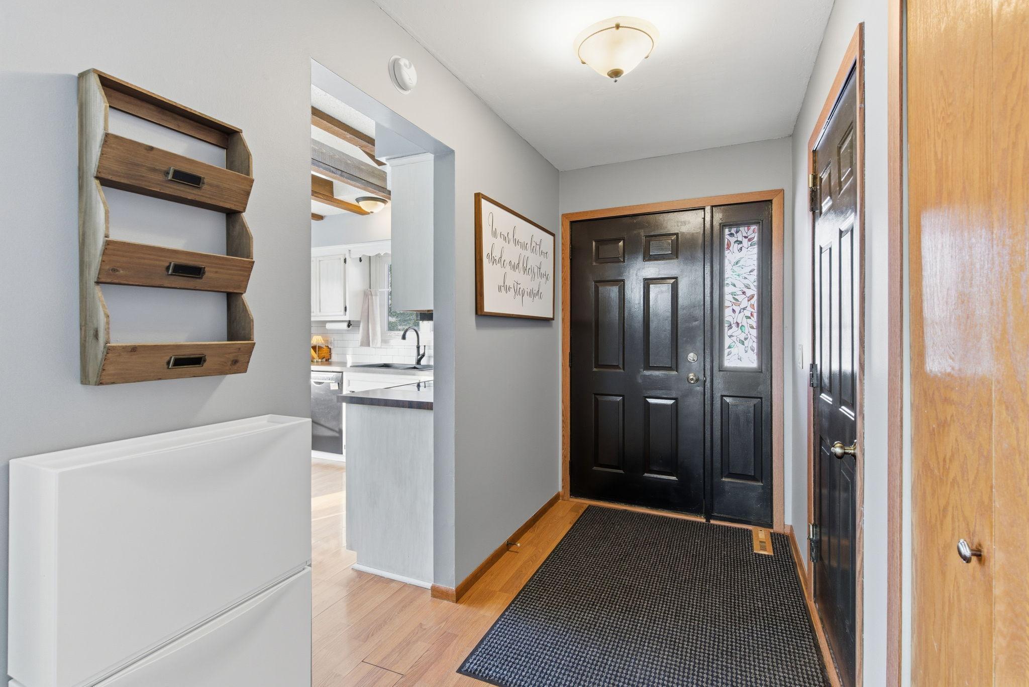 2517 Crestmount Lane