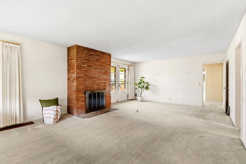 Photo of 5904 Queen Avenue S, Minneapolis, MN 55410 (MLS # 7158919)