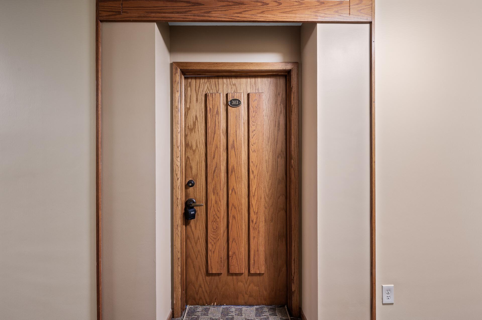 1901 Emerson Avenue S 303