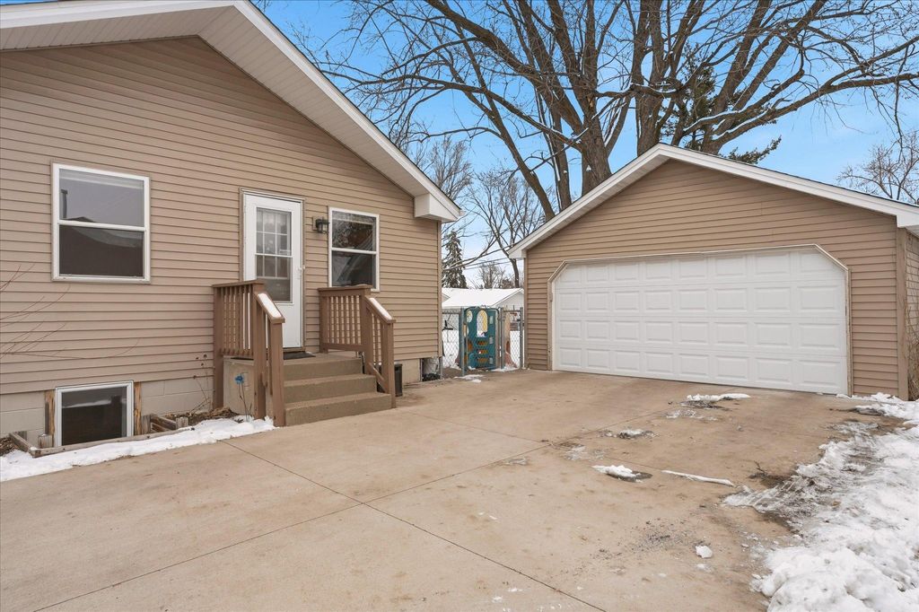 Photo of 6712 Ewing Avenue N, Brooklyn Center, MN 55429 (MLS # 7024536)