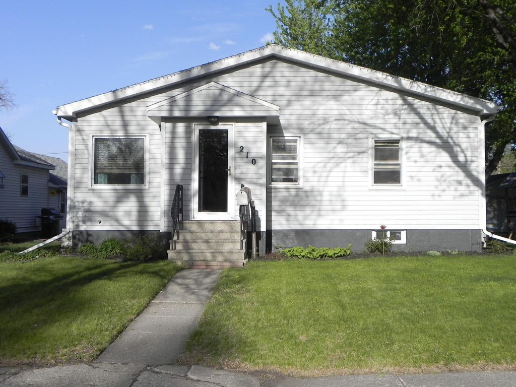 Photo of 210 7th Street S, Breckenridge, MN 56520 (MLS # 7075630)