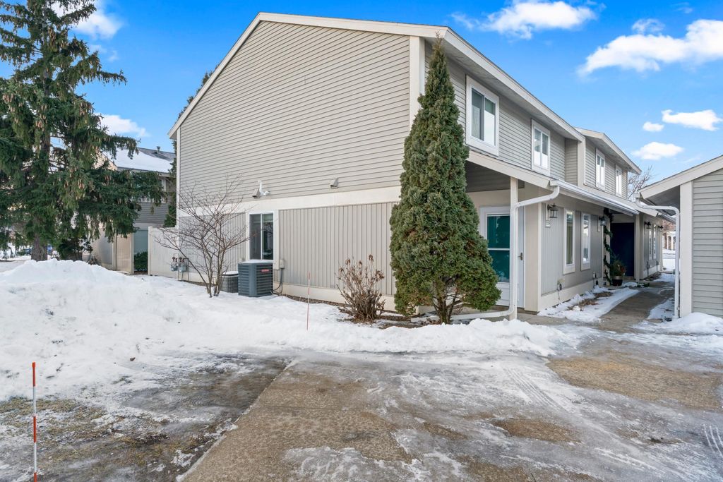 Photo of 1934 Greenview Place SW, Rochester, MN 55902 (MLS # 7006663)