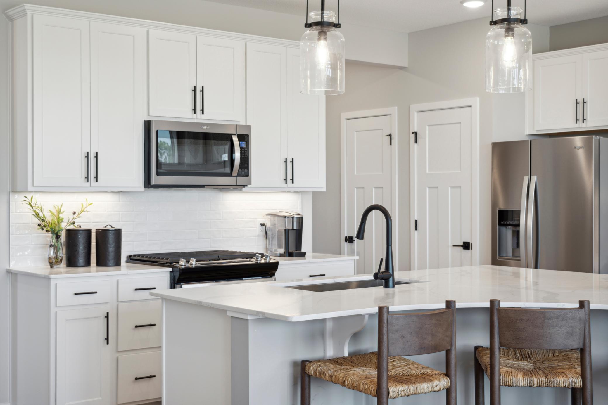 14988 Avondale View