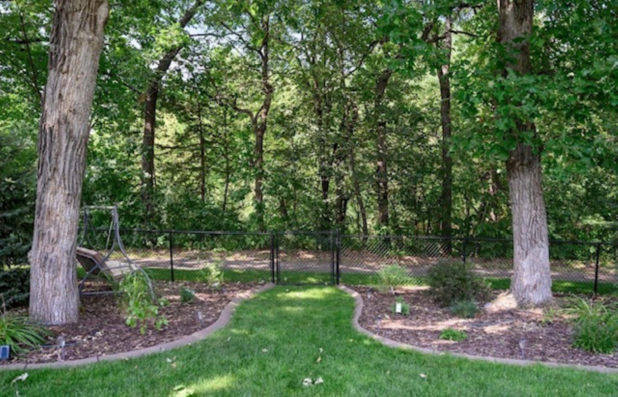 969 Creekwood Drive N