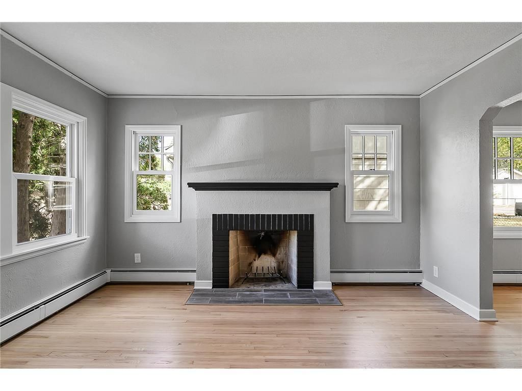 Photo of 2082 Berkeley Avenue, Saint Paul, MN 55105 (MLS # 7072050)