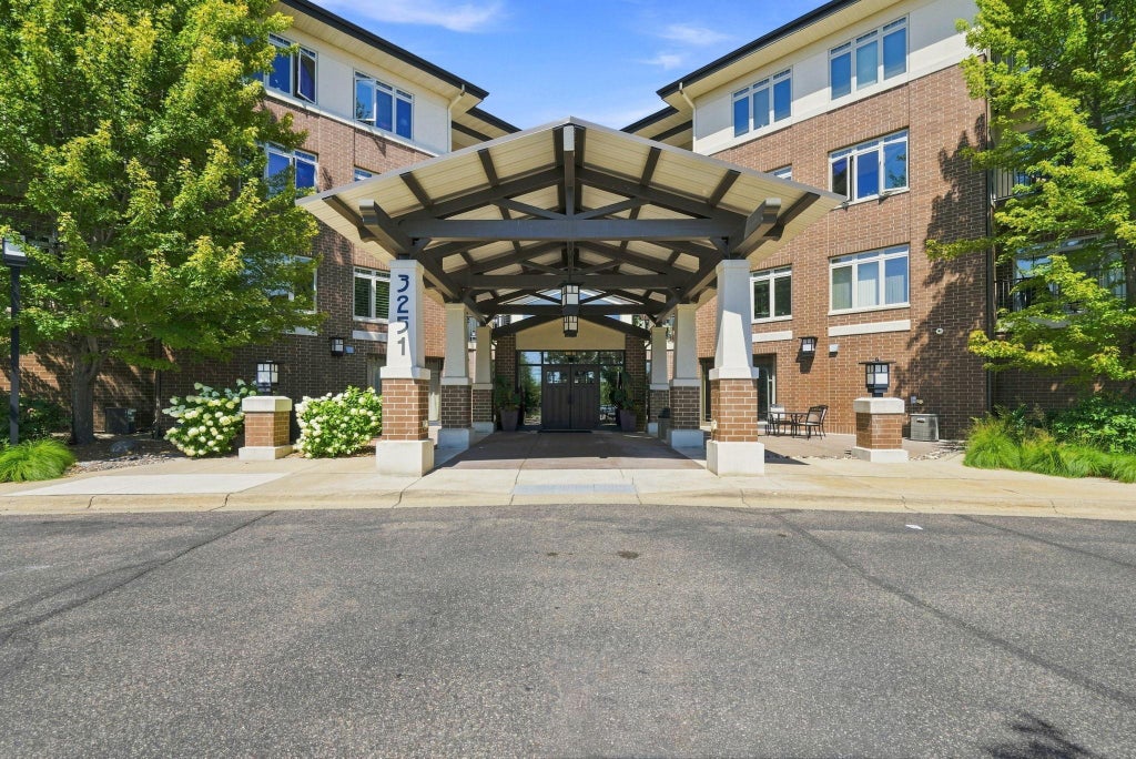 Photo of 3251 Louisiana Avenue S #317, Saint Louis Park, MN 55426 (MLS # 7092977)