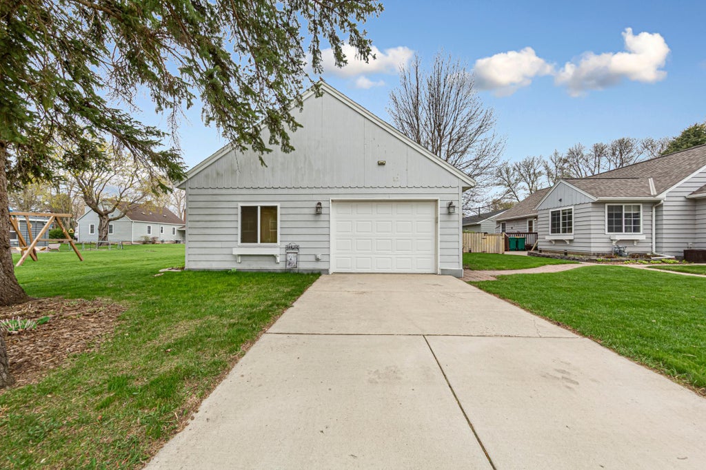 Photo of 302 W Douglas Street, Arlington, MN 55307 (MLS # 7125455)