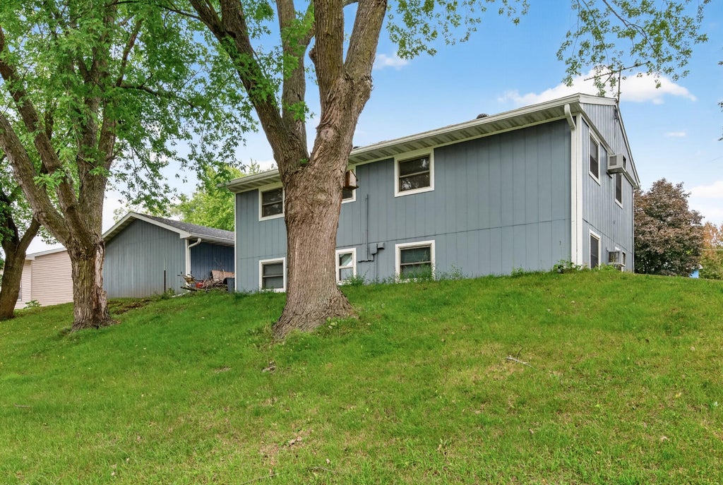 Photo of 302 W Maple Street, Roberts, WI 54023 (MLS # 7151717)