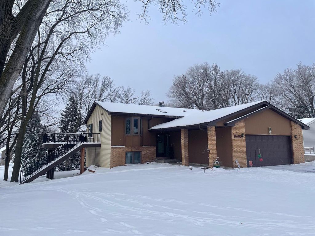 Photo of 1871 Chardel Court, West Saint Paul, MN 55118 (MLS # 6821643)