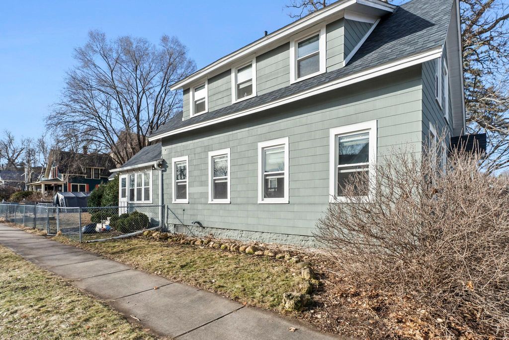 Photo of 123 Pine Street E, Stillwater, MN 55082 (MLS # 7036733)