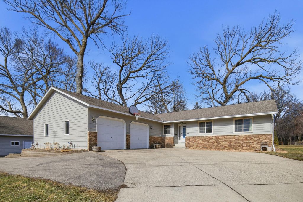 Photo of 1060 Cherry Street, Owatonna, MN 55060 (MLS # 7031331)