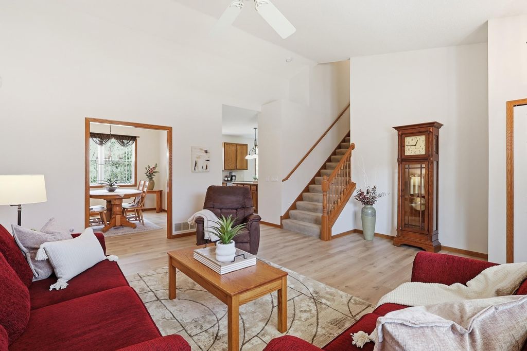 Photo of 3420 N View Bay, Woodbury, MN 55125 (MLS # 7022432)