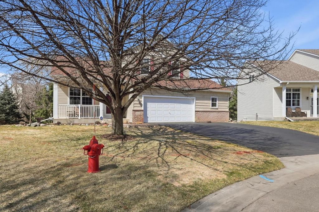 Photo of 3420 N View Bay, Woodbury, MN 55125 (MLS # 7022432)