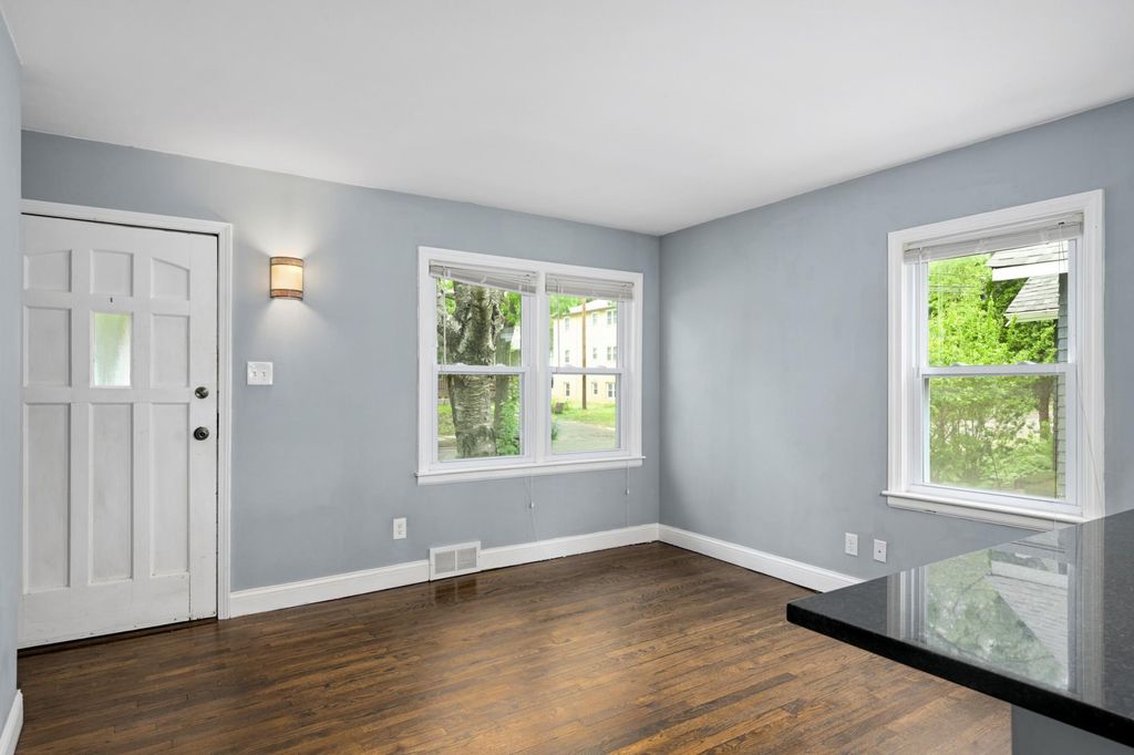 Photo of 2119 2nd Avenue N, Minneapolis, MN 55405 (MLS # 7077722)